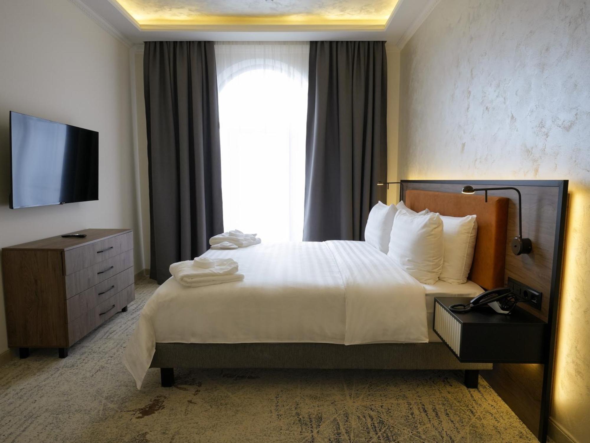 Hotel Eighty Eight Deluxe & 5*