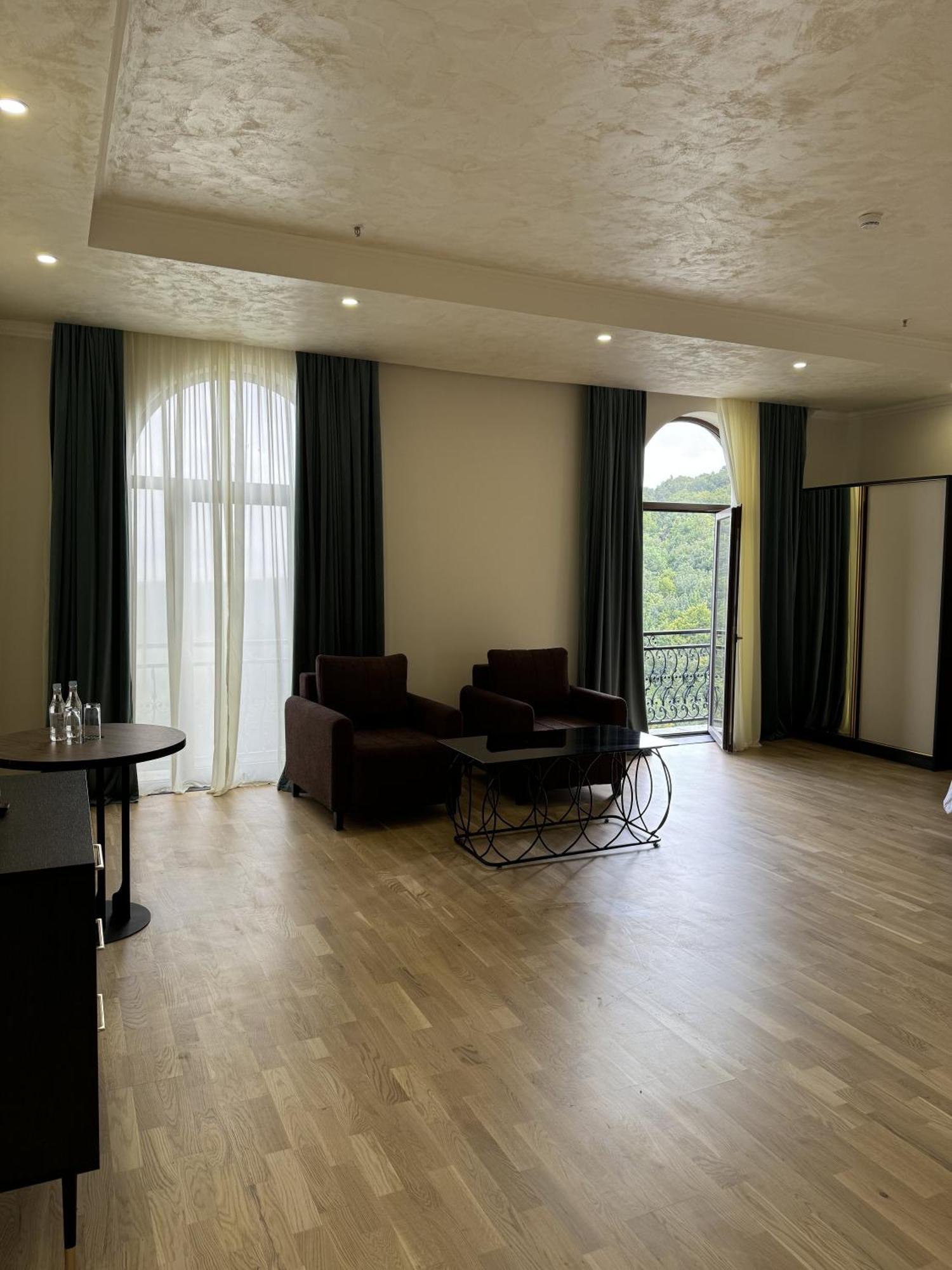 Eighty Eight Deluxe & Hotel