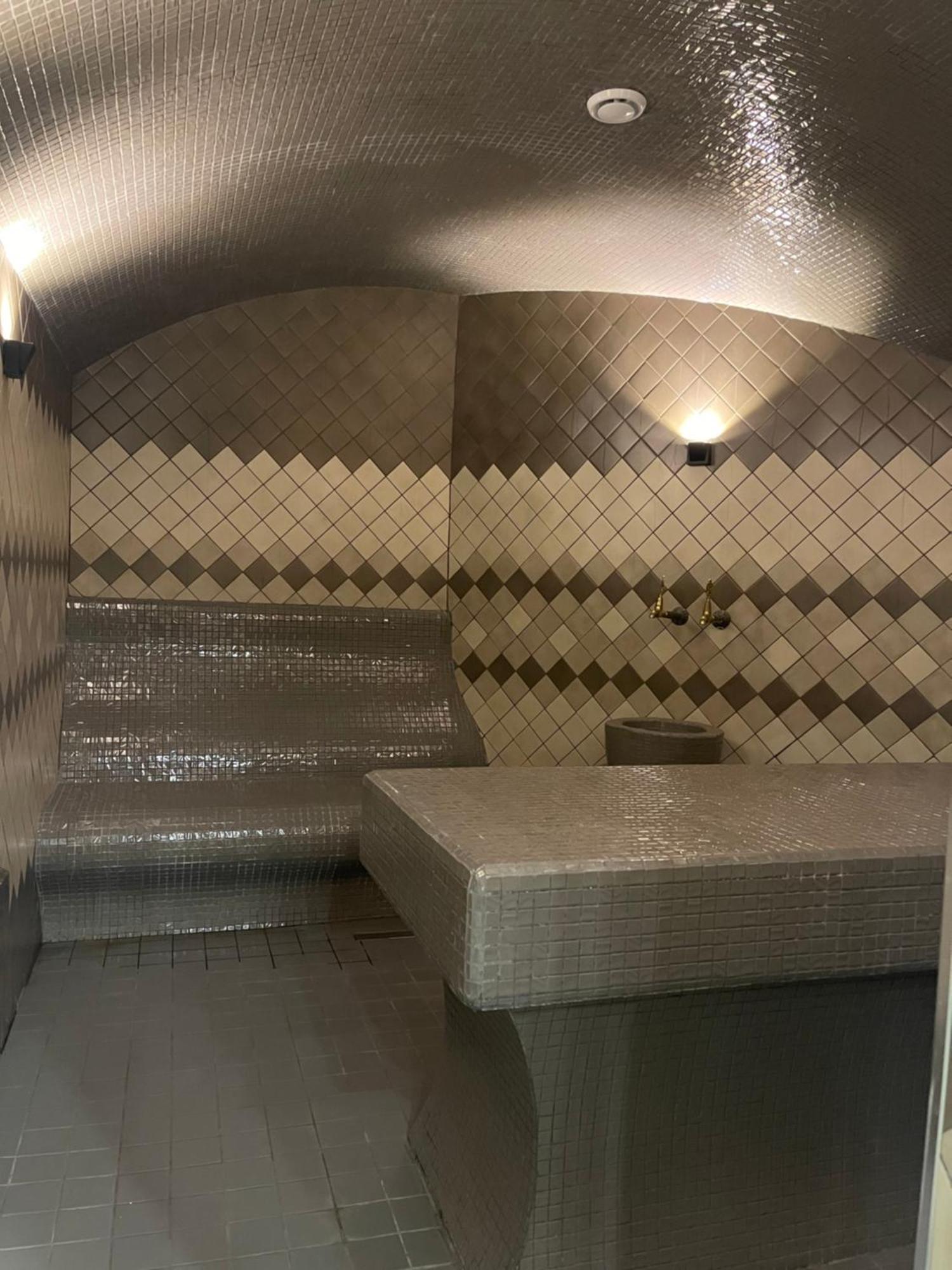 Eighty Eight Deluxe & Hotel
