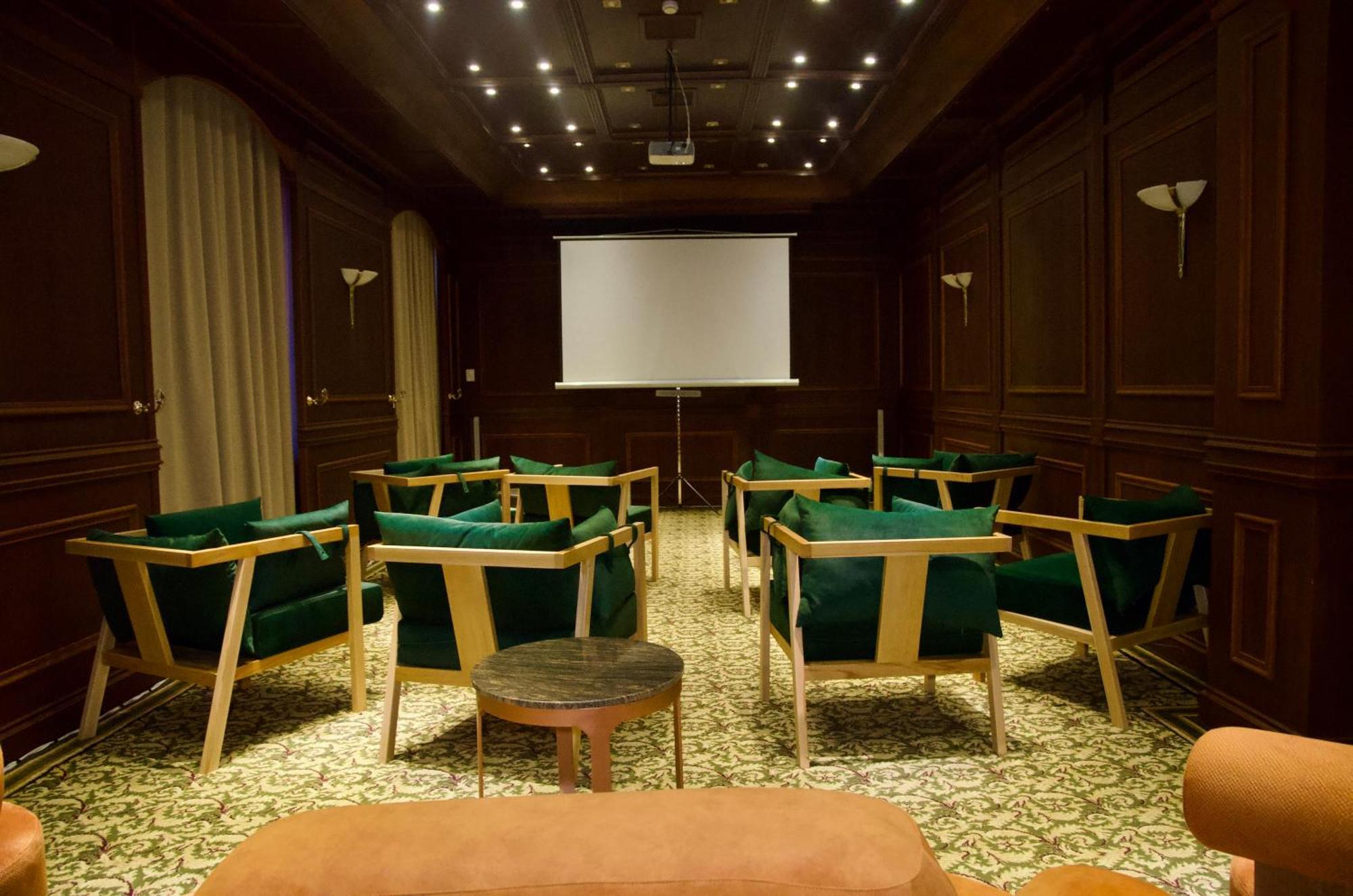 Eighty Eight Deluxe & Hotel 5*